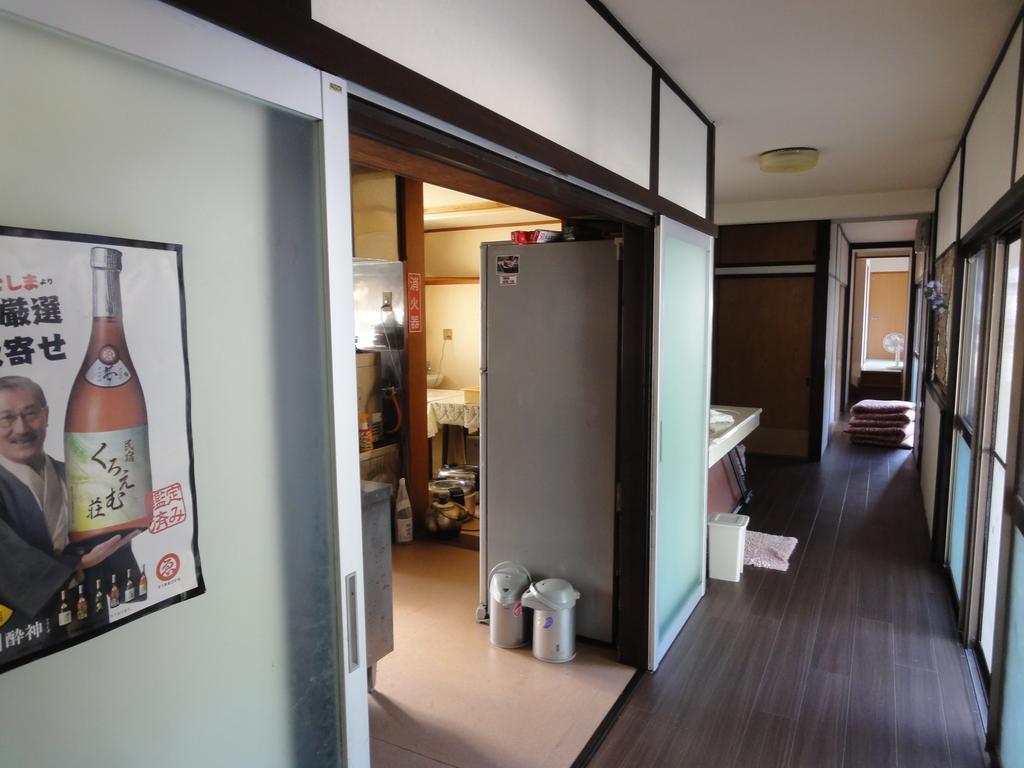 Kuroemuso Hotel Кацуура Екстериор снимка